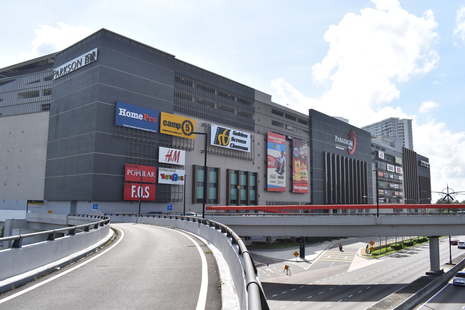 Paradigm Mall Johor Bahru: Shopping and Entertainment Travel Attraction