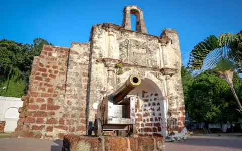 Private transfer from Singapore to Melaka Malaysia