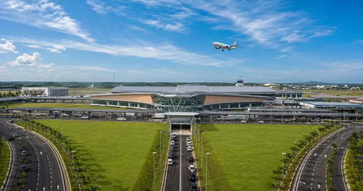 Private transfer from Senai Airport to Desaru Coast with Valetra