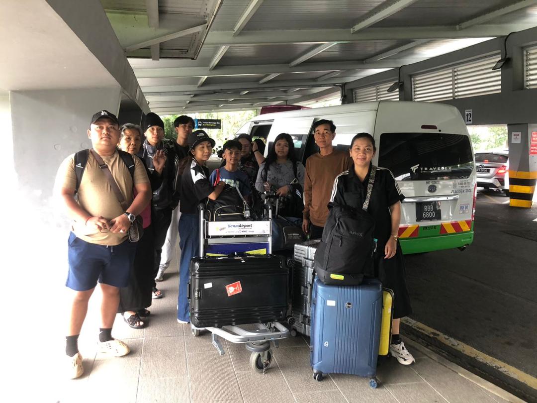 Family transfer with luggage from Senai Airport to Desaru Coast
